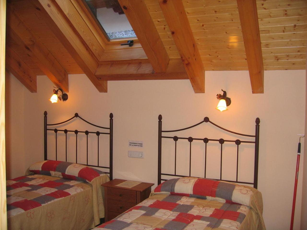 Casa Rural Ornat Etxea Vidangoz Exterior photo